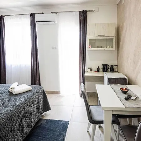 Mirage -subotica,bolmanska 31 Apart-hotel 3*