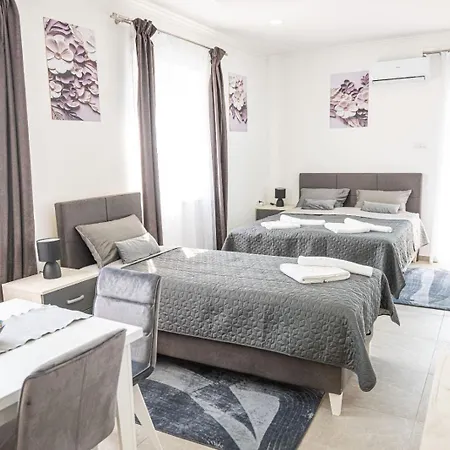 Mirage -subotica,bolmanska 31 3*