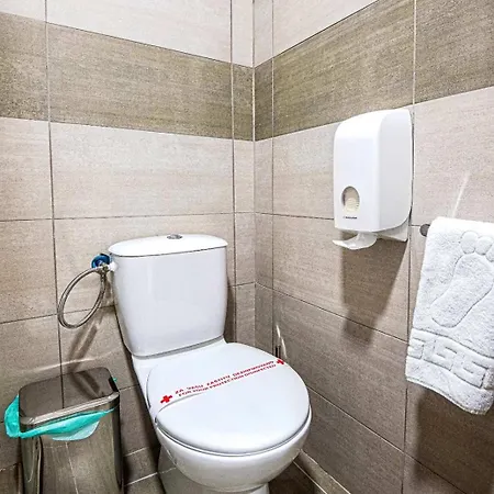 Mirage -subotica,bolmanska 31 מלון דירות