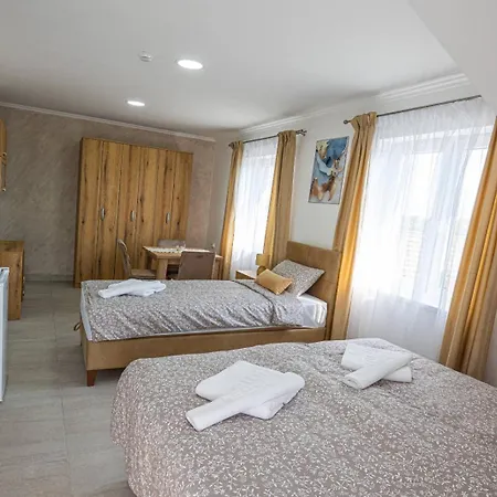 Mirage -subotica,bolmanska 31 3*